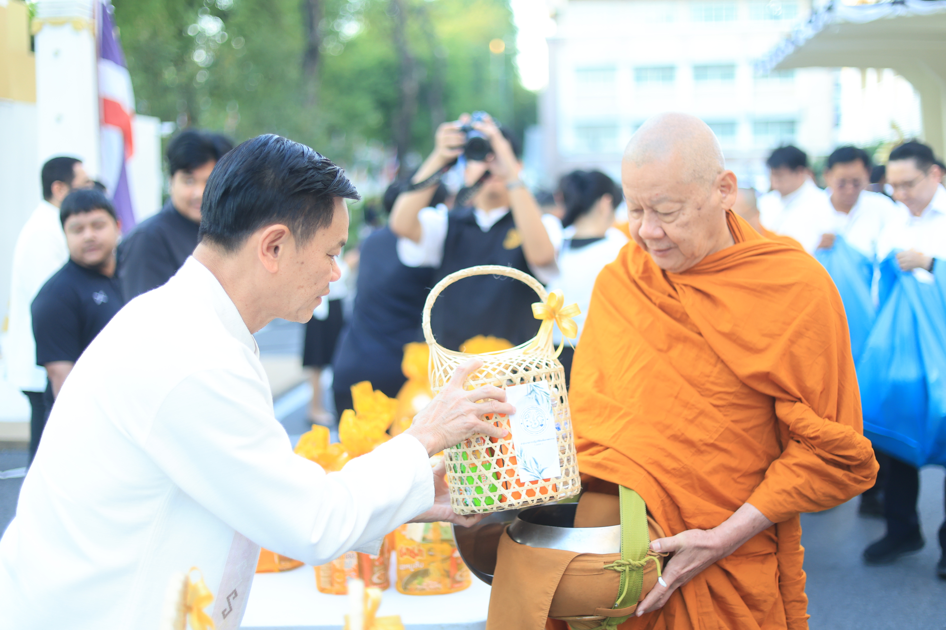 title - ส.ป.ก. ร่วมพิธีทำบุญตักบาตรของกระทรวงเกษตรและสหกรณ์ พร้อมสวัสดีปีใหม่ผู้บริหารกระทรวงเกษตรและสหกรณ์เนื่องในเทศกาลปีใหม่ พุทธศักราช 2569